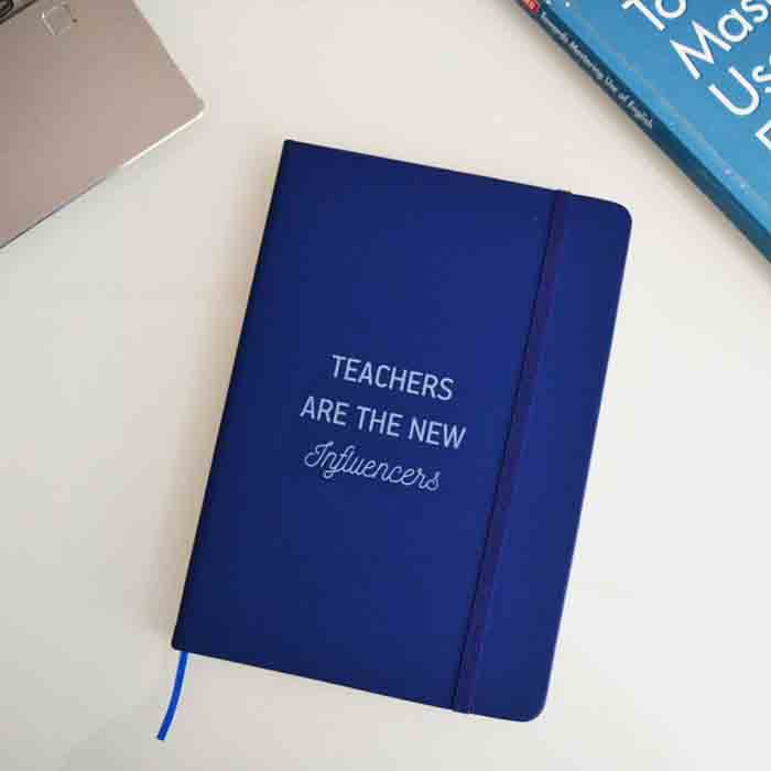 μπλε ατζέντα Α5 με ατάκα για δασκάλα
