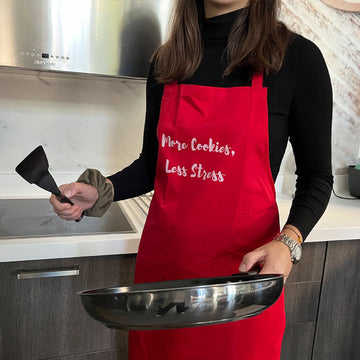 Προσωποποιημένη κόκκινη ποδιά κουζίνας με ατάκα