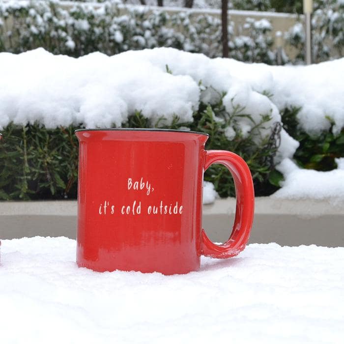 κόκκινη κούπα καφέ για δώρο Χριστουγέννων