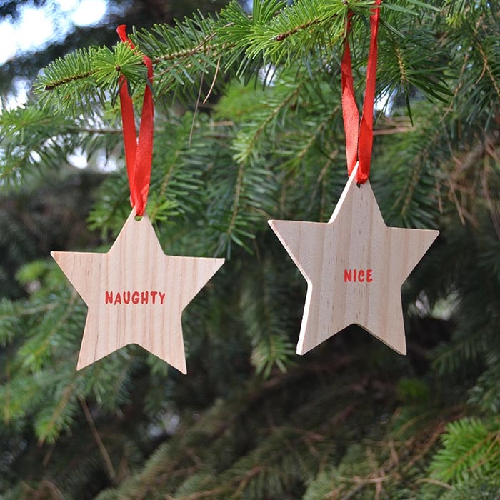 Σετ 2 Χριστουγεννιάτικα ξύλινα αστέρια με όνομα ή ατάκα