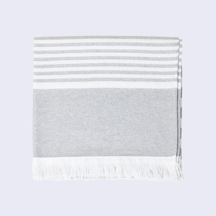 Άσπρη - γκρι προσωποποιημένη πετσέτα θαλάσσης με ατάκα ή όνομα, 80x150cm