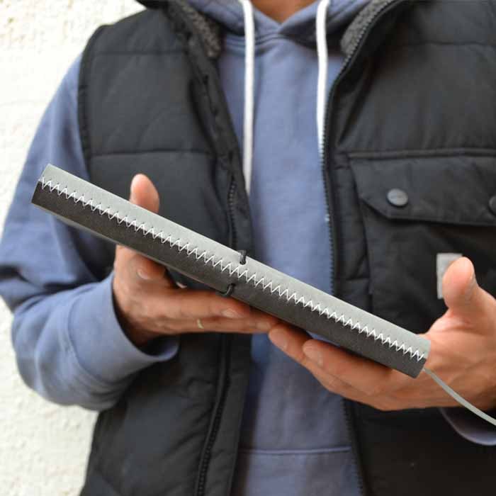 Γκρι-μαύρο προσωποποιημένο ημερήσιο ημερολόγιο 2023 με ατάκα ή όνομα